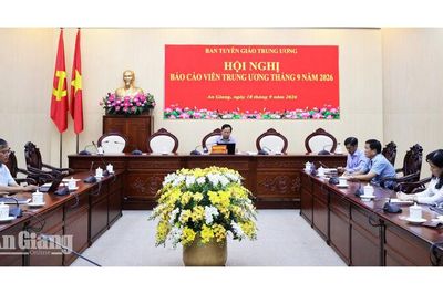 Hội nghị Báo cáo viên Trung ương định hướng tuyên truyền những vấn đề trọng tâm