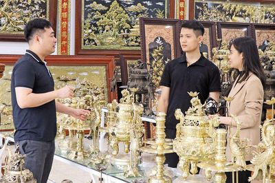 Người trẻ “đánh thức” sản phẩm quê nhà
