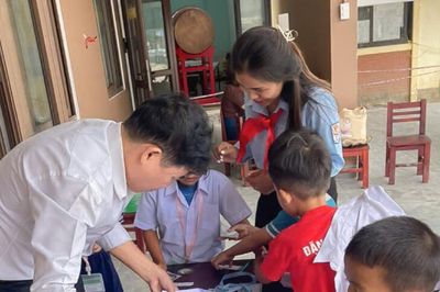 Ghi ở trường nội trú vùng biên