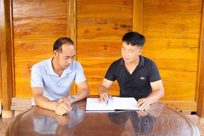 Bài 3: Người đi trước dẫn bước người đi sau