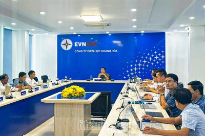 Công ty Điện lực Khánh Hòa: Bảo đảm an toàn lưới điện mùa mưa bão