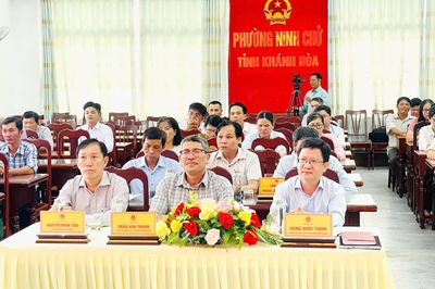 Phường Ninh Chử trao quyết định công nhận 14 tổ trưởng tổ dân phố