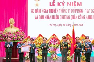 Cục Chính trị Quân khu 2 kỷ niệm 80 năm Ngày truyền thống và đón nhận Huân chương Quân công hạng Ba