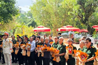 Lâm Đồng tri ân liệt sĩ, động viên Tổ công tác xác định danh tính tại Công viên Lê Thị Riêng