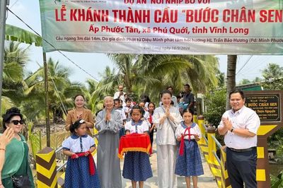 Chùa Long Phước (TP.HCM) khánh thành cầu bê-tông Bước Chân Sen tại tỉnh Vĩnh Long