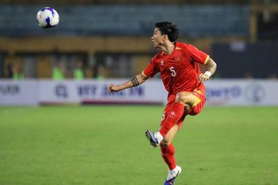 Vì sao Đoàn Văn Hậu bị gạch tên ở tuyển Việt Nam dù vừa vô địch AFF Cup 2026?