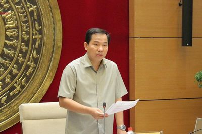 Tổng Thư ký Quốc hội, Chủ nhiệm Văn phòng Quốc hội Lê Quang Mạnh chủ trì họp giao ban với các đơn vị của Văn phòng Quốc hội