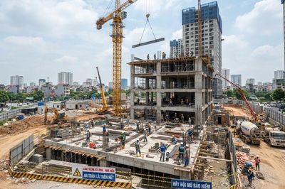 Thiếu nhân công, ngành xây dựng buộc phải đổi phương thức sử dụng lao động