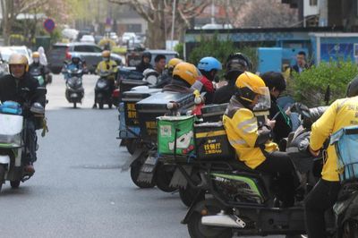 Trung Quốc bảo vệ quyền lợi cho 84 triệu lao động nền tảng số như thế nào?
