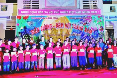 Tết Trung thu sớm ấm áp đến với trẻ em vùng cao biên giới Lào Cai