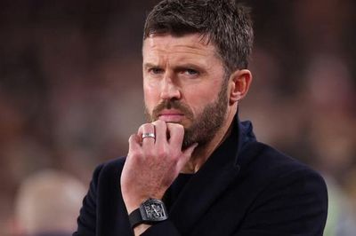 Manchester United chưa có kế hoạch thay Michael Carrick sau chuỗi trận thất bại
