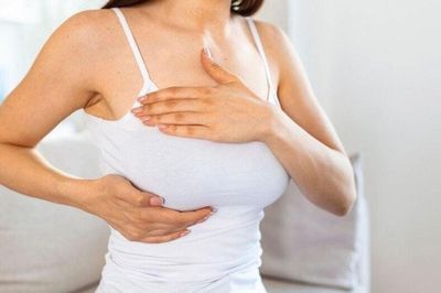 2 thói quen của chồng có thể làm tăng yếu tố nguy cơ ung thư vú ở vợ