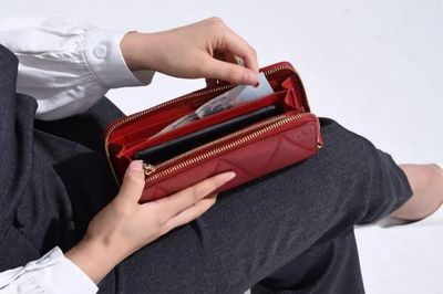 Muốn chiếc ví tiền dùng nhiều năm vẫn đẹp, đừng bỏ qua 4 tiêu chí lựa chọn này