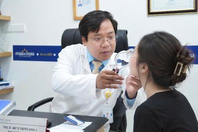 Tin lời 'sạch mụn sau 3 ngày', nữ sinh nhập viện với mặt sưng phù 'như ong đốt'