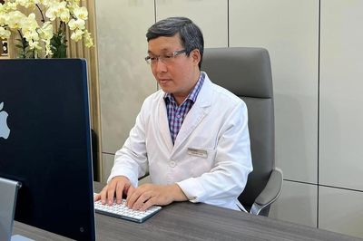 Từng trượt đại học, thi Sinh 5,5 điểm đến hai lần thủ khoa trường Y