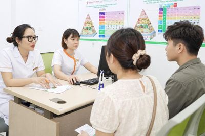 Vì sao bố mẹ khỏe mạnh vẫn có thể sinh con mắc bệnh di truyền?