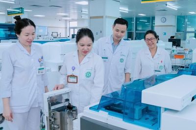 Bệnh viện Bạch Mai rút thời gian trả kết quả xét nghiệm xuống còn 45 phút
