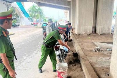 Yên Nghĩa: Chủ động xử lý vệ sinh môi trường sau mưa lớn