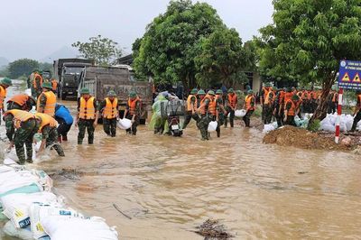 Cảnh báo ngập do lũ trên các sông vẫn cao, gia tăng thiệt hại do mưa lũ