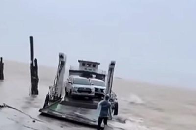 Cục CSGT vào cuộc xác minh clip phà chở người và phương tiện mất ATGT đường thủy