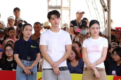 Mái Ấm Gia Đình Việt: Trần Ngọc Vàng khóc nghẹn, cùng FC lan tỏa yêu thương