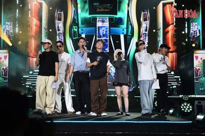 Dàn sao tất bật tổng duyệt cho đêm nhạc 'Trạm Yêu concert 5'