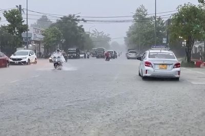 [Video] Nam Bộ bước vào đợt mưa lớn, Biển Đông có khả năng xuất hiện áp thấp nhiệt đới