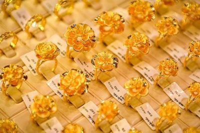 Giá vàng hôm nay (trưa 19-9): Giá vàng nhẫn DOJI cao vượt giá vàng miếng