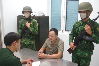 Triệt phá đường dây tổ chức đưa nhiều người nước ngoài xuất cảnh trái phép