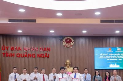 19 văn bản hợp tác, 105 nhiệm vụ khoa học: Dấu ấn UEH đồng hành cùng khu vực công