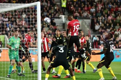 Chelsea trắng tay trước Brentford sau 88 năm