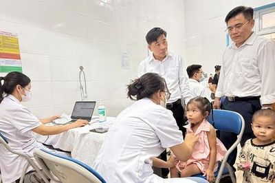 Đề xuất Quỹ BHYT chi trả tối đa 200.000 đồng khám sức khỏe đầu năm học cho trẻ dưới 6 tuổi