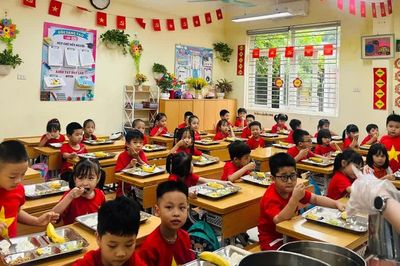 Hà Nội: Xác minh thông tin 9 học sinh đau bụng, buồn nôn nghi ngộ độc thực phẩm