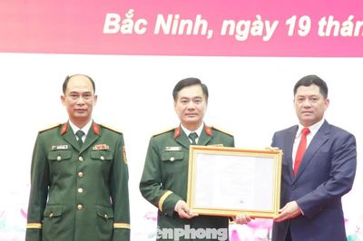 Công bố quyết định của Bộ trưởng Bộ Quốc phòng về công tác cán bộ ở Bắc Ninh