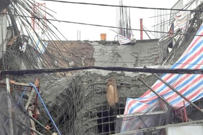 Sập giàn giáo công trình ở Cần Thơ, 3 người bị thương