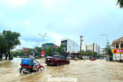 Mưa tầm tã ngày đêm, cảnh báo nguy cơ ngập lụt cục bộ tại Hà Tĩnh