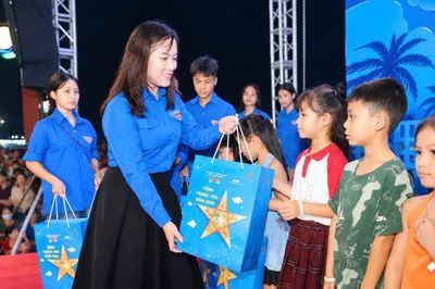 Thiếu nhi Thái Nguyên vui hội trăng rằm
