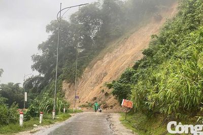 Khẩn trương xử lý các tuyến đường đang bị chia cắt