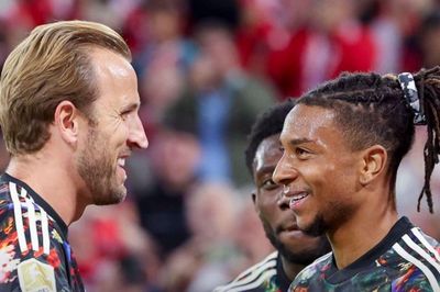 Harry Kane lập kỷ lục, cùng Olise giúp Bayern Munich thắng khó tin
