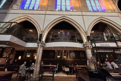 Nhà nguyện cổ thành quán bar, ký ức đức tin vẫn hiện hữu giữa Nottingham