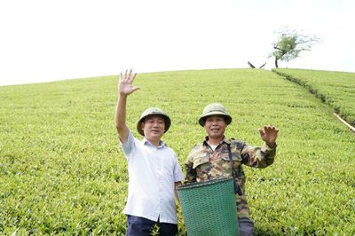 Bí thư xã lên mạng kể chuyện quê, thu hút cả triệu lượt xem