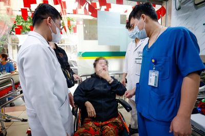 Cha mẹ rơi vào nguy hiểm vì tâm lý ngại, thấy các con bận nên không dám nhờ
