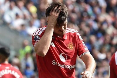 Khủng hoảng lại bủa vây Old Trafford