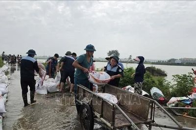 Nước sông Bùi vượt báo động 3, hàng trăm hộ dân phải di dời