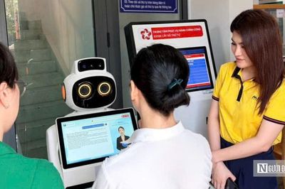 Robot AI trở thành 'trợ lý' tại trung tâm hành chính ở Lâm Đồng
