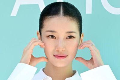 Suzy gây chú ý với nhan sắc ngoài đời thực, fan thốt lên một câu khiến nhiều người bật cười