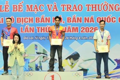 Xạ thủ tài năng nơi vùng biên