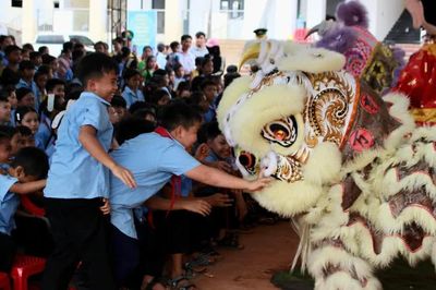 Đồn Biên phòng Ia Nan mang Trung thu đến học sinh vùng biên