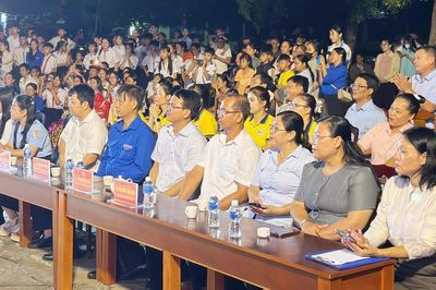 Đêm hội trăng rằm “Lồng đèn thắp sáng ước mơ” tại xã Phước Hậu