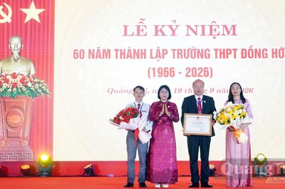 Tiếp tục viết những trang mới trong lịch sử 60 năm của Trường THPT Đồng Hới